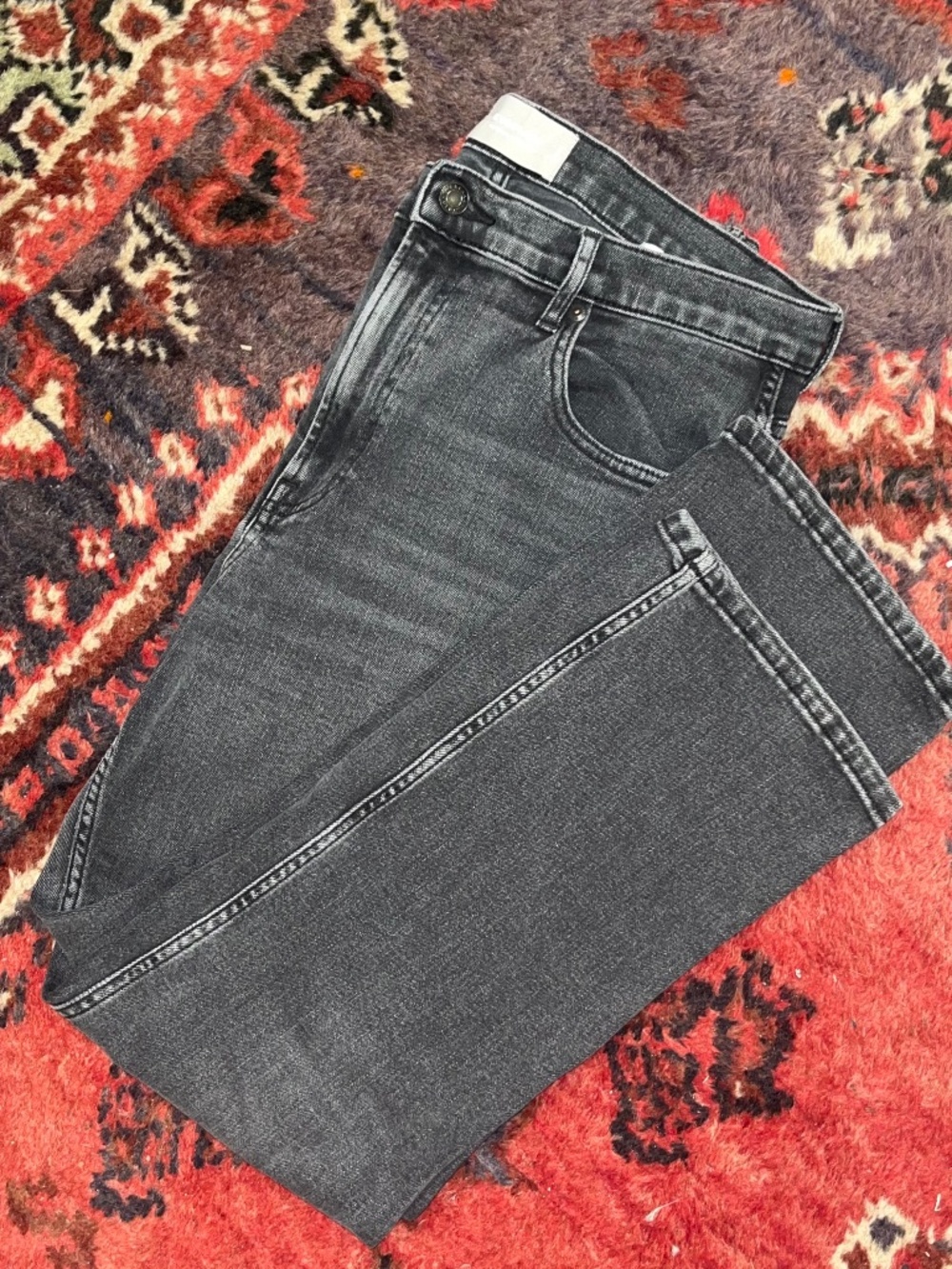 Everlane "Cheeky Bootcut" jean in washed black - Size 32 Crop